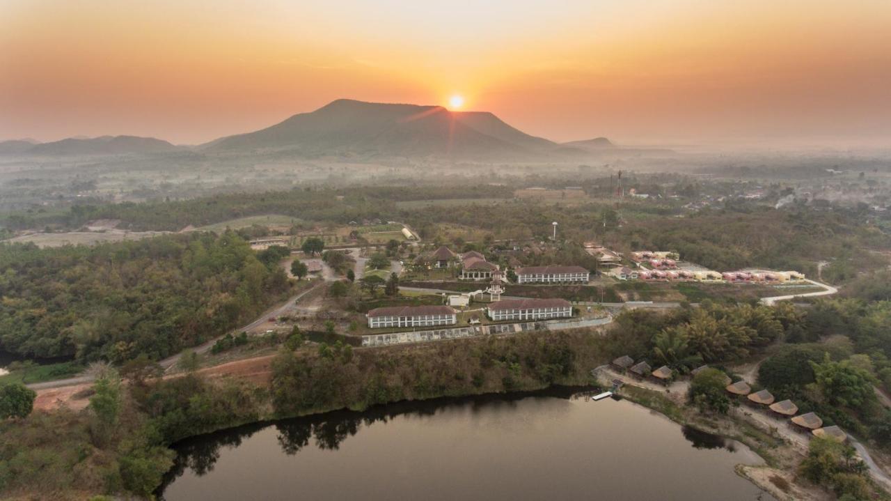 Leaves Valley Resort Nong Ya Plong Exteriör bild