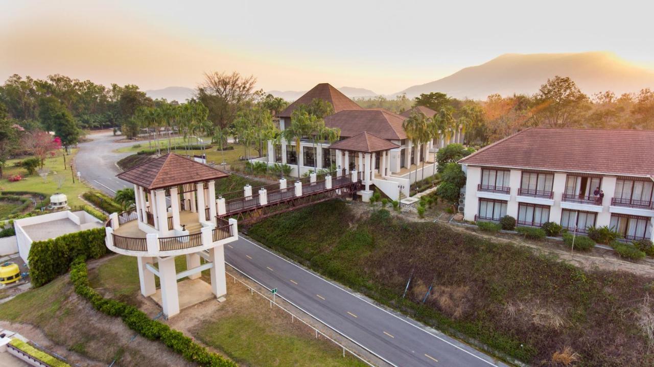 Leaves Valley Resort Nong Ya Plong Exteriör bild